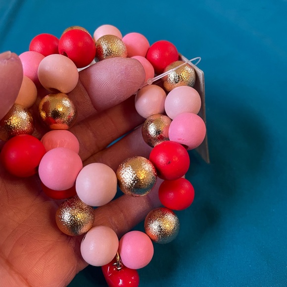 NWT Pink,red, and gold wooden bracelet with heart charm - Picture 3 of 4
